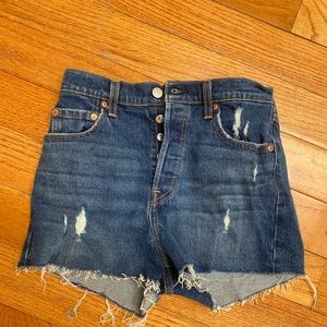 LEVI’s  Ribcage Short- size 27